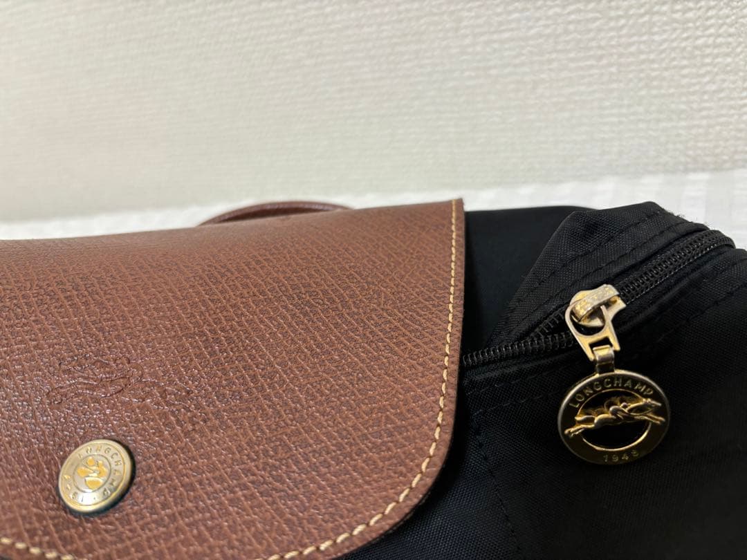 ロンシャン　シンプルな黒のナイロンバックパック