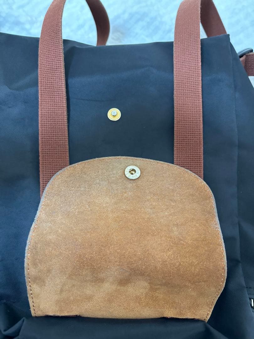 ロンシャン　シンプルな黒のナイロンバックパック