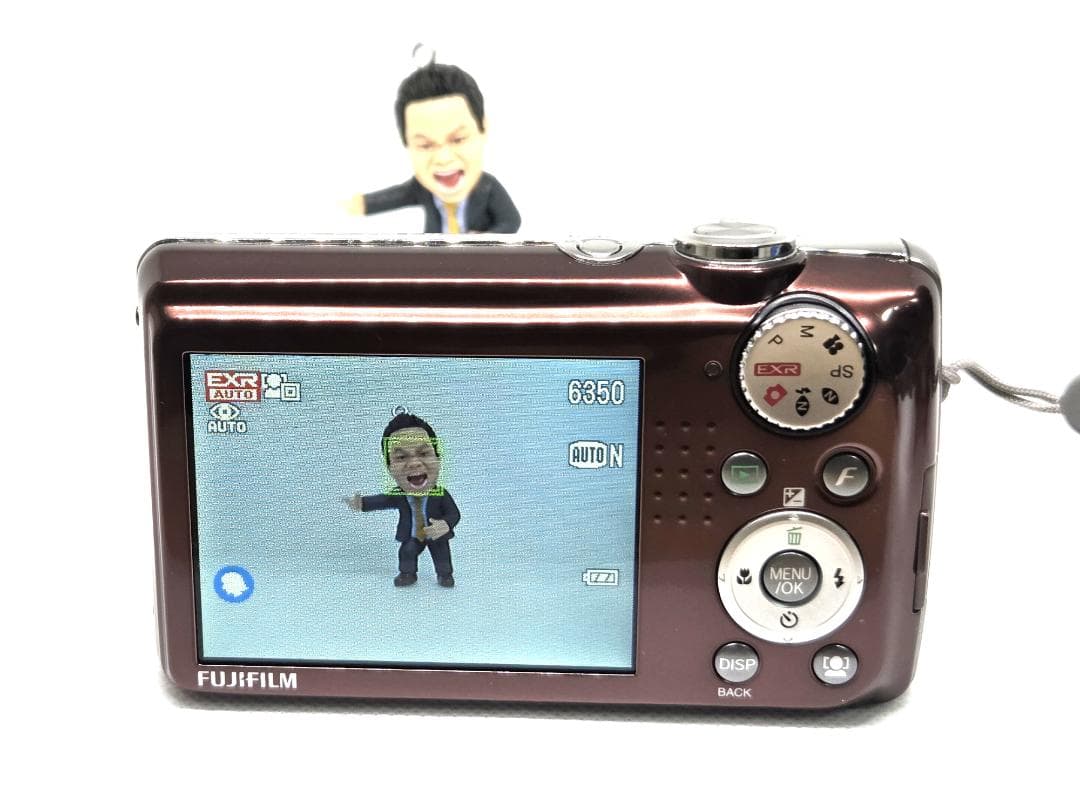 フジフィルム　FUJIFILM FINEPIX F70EXR ブラウン