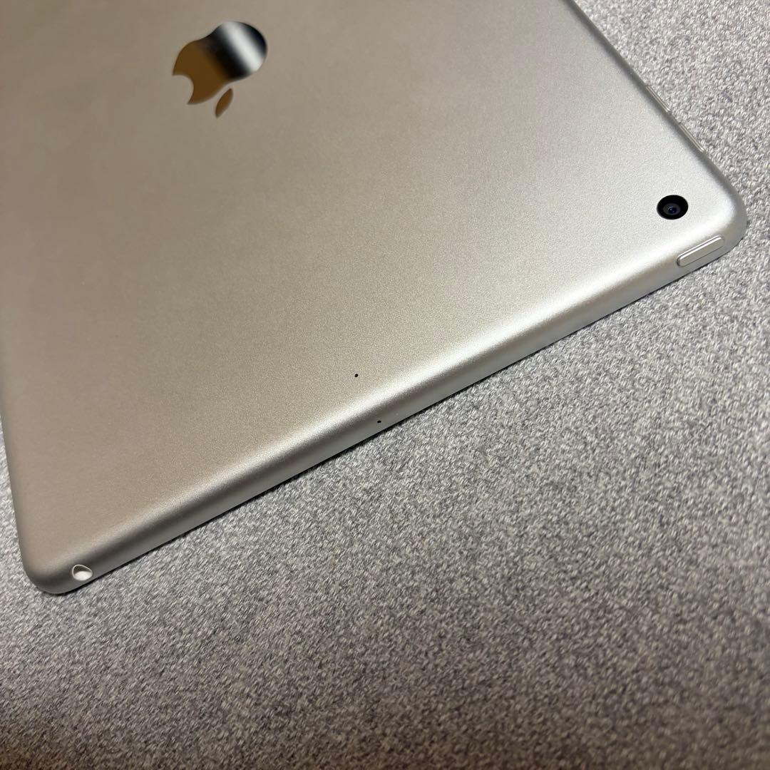Apple iPad シルバー 本体 10.2 第9世第 Wi-Fi