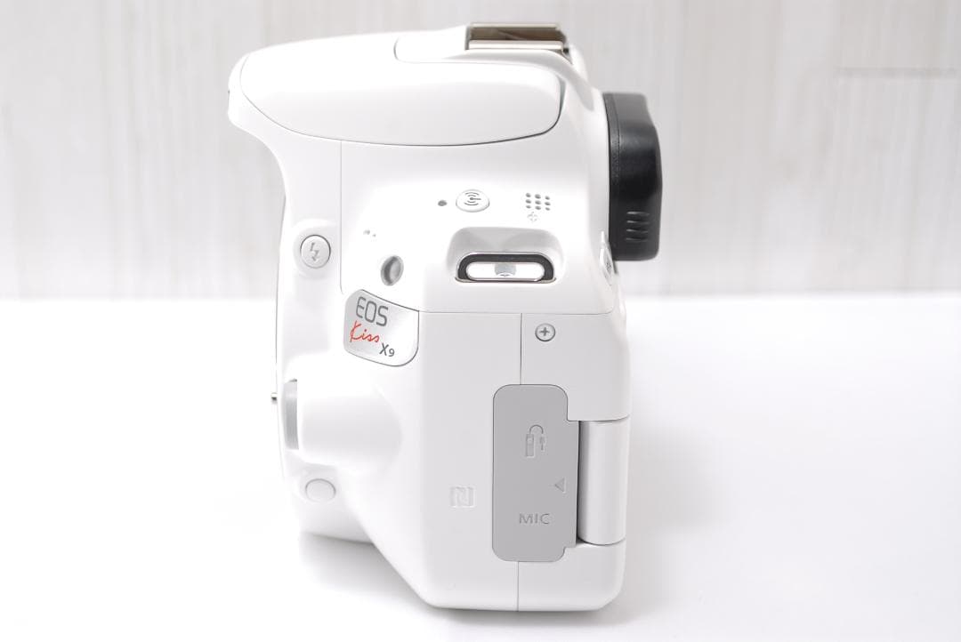 ✨人気色ホワイト✨Canon Kiss X9 スマホ転送 収納バッグ付き❤️