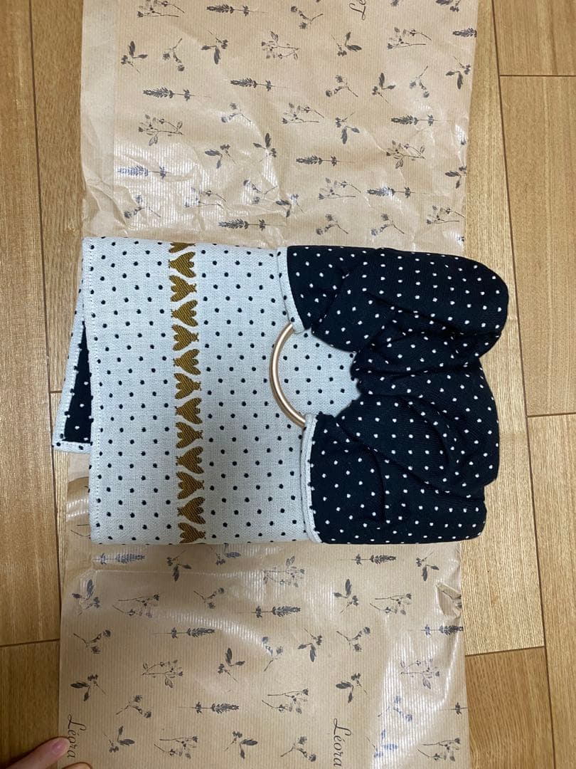 Leora スリング Plumetis Ombre et lumière