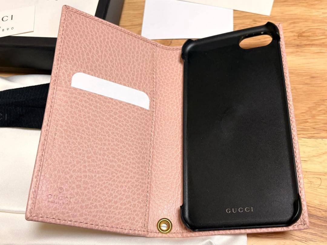 GUCCI iPhoneSEケース　7 8 手帳型　未使用に近い