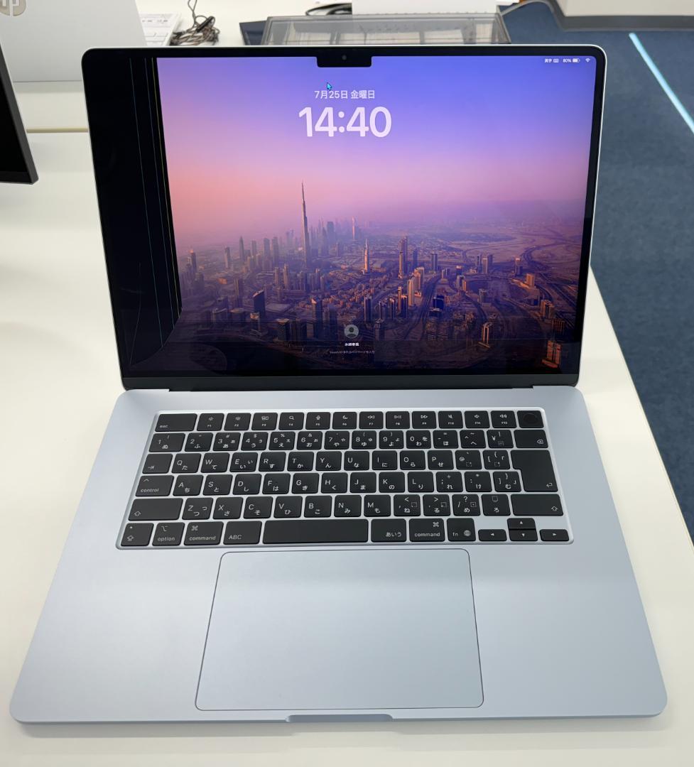 MacBook Air M4 15インチ スカイブルー 本体（画面割れあり）