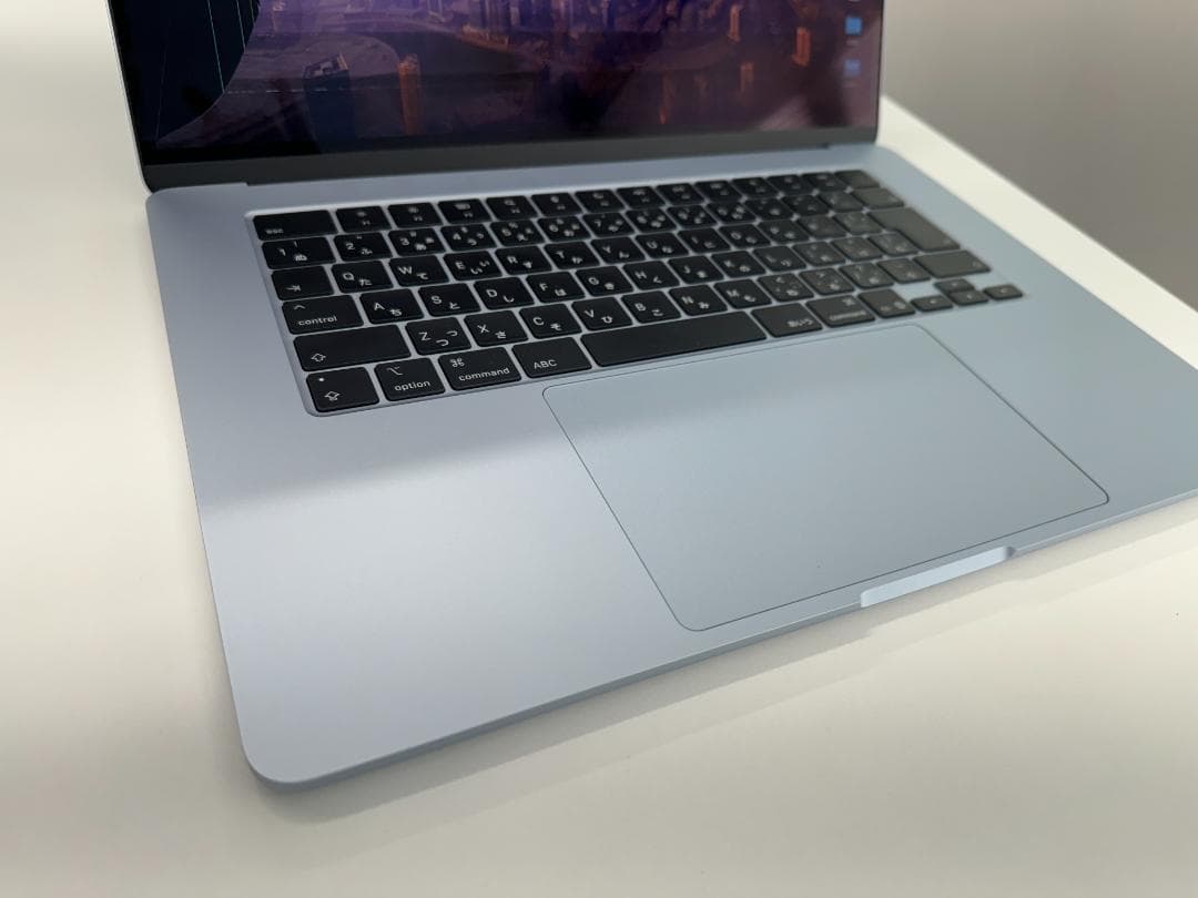 MacBook Air M4 15インチ スカイブルー 本体（画面割れあり）