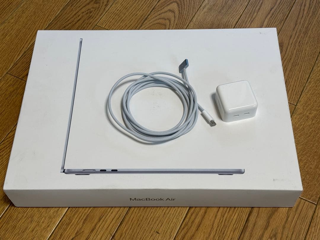 MacBook Air M4 15インチ スカイブルー 本体（画面割れあり）