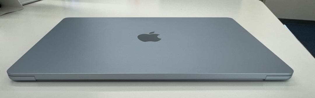 MacBook Air M4 15インチ スカイブルー 本体（画面割れあり）