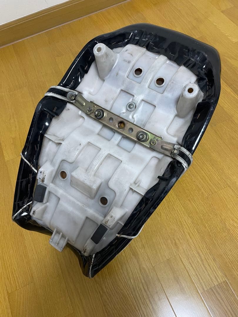 gsx400 インパルス3段シートgk79a