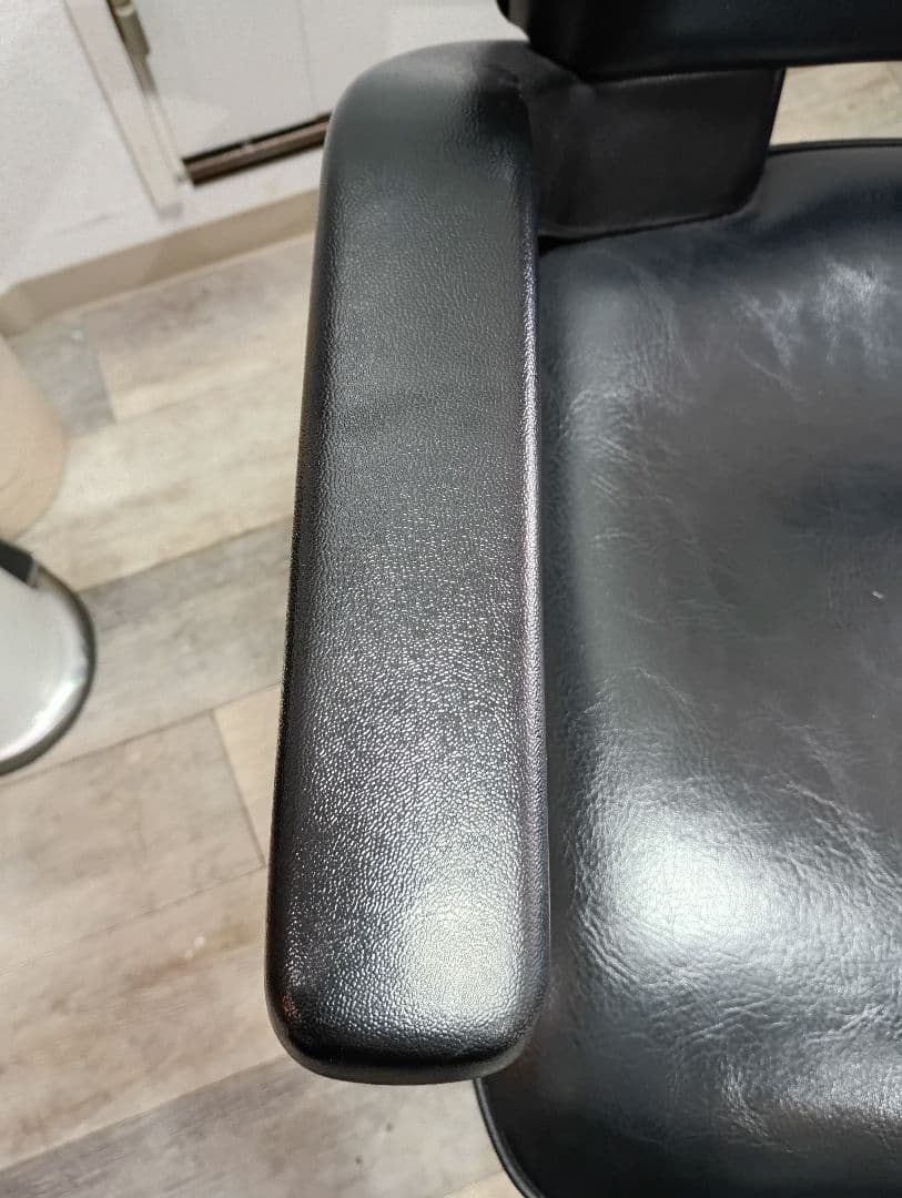 タカラベルモント　スタイリングチェア