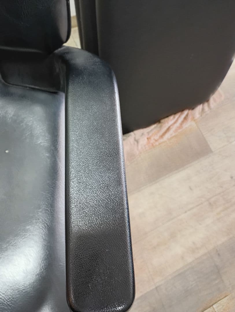 タカラベルモント　スタイリングチェア