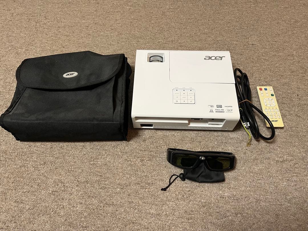 Acer プロジェクター　FULL HD H6510BD