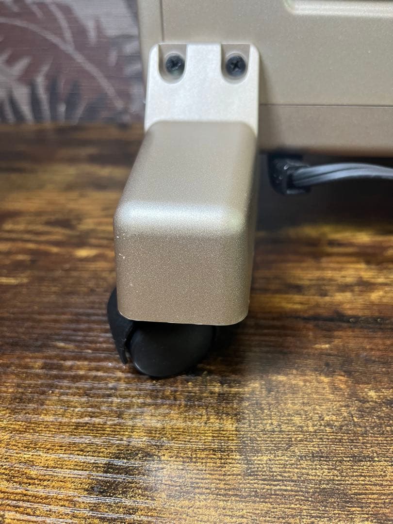 訳ありでも良品　サンルミエ キュート E800LS 遠赤外線暖房器 日本製