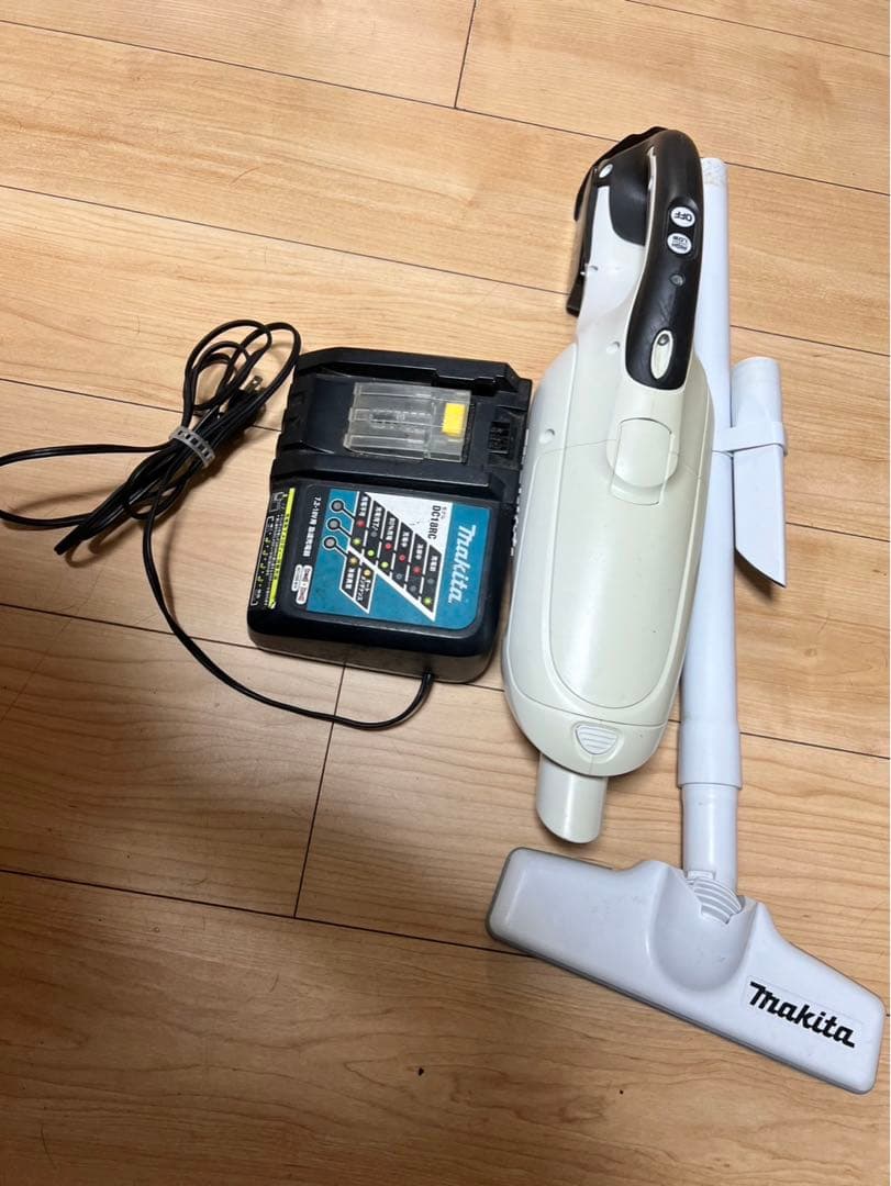 引き取り限定Makita ★中古★スティッククリーナー 18V 3.0Ah