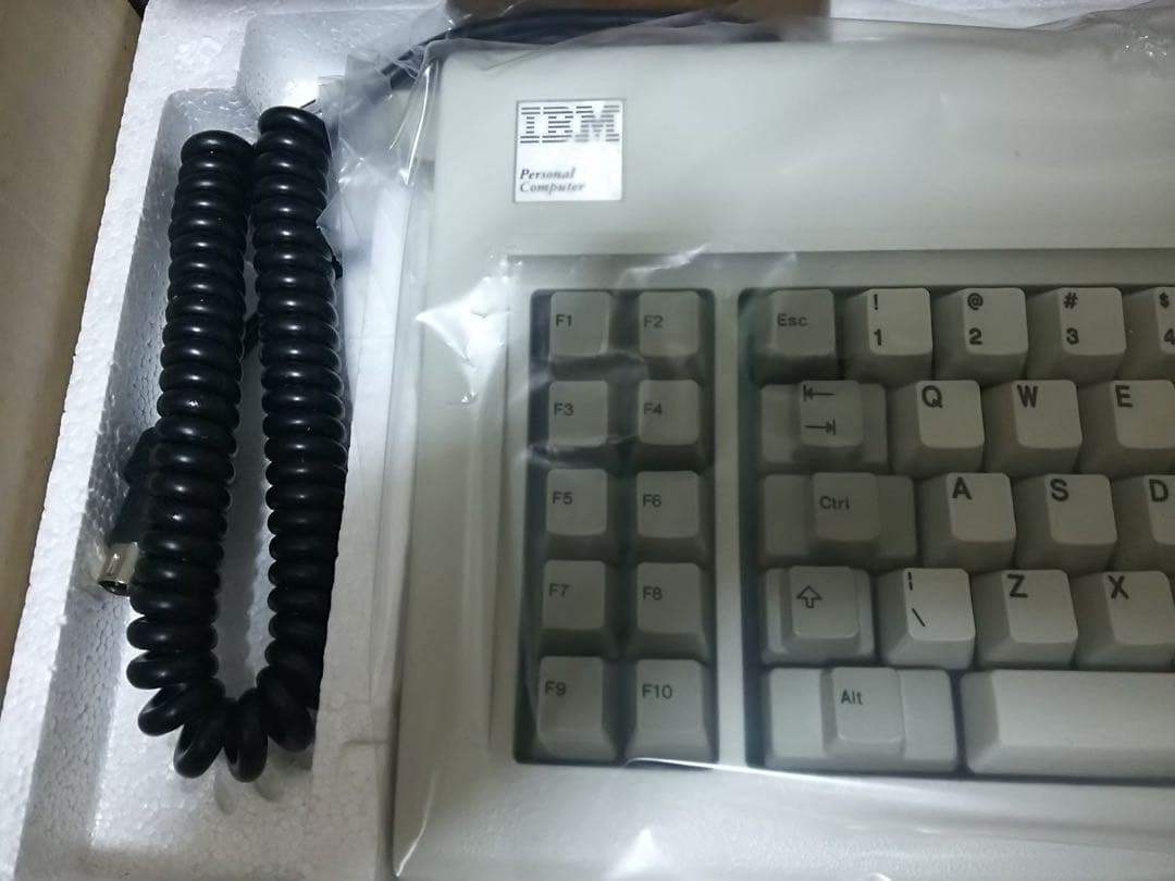 IBM/XT PC 5160-068、本体とキーボード