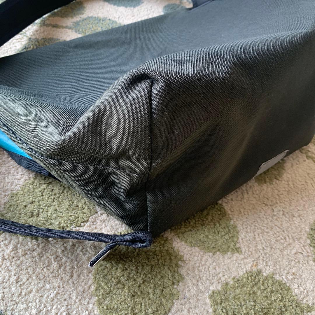 Under The Weather メッセンジャーバッグ　防水ポーチ付