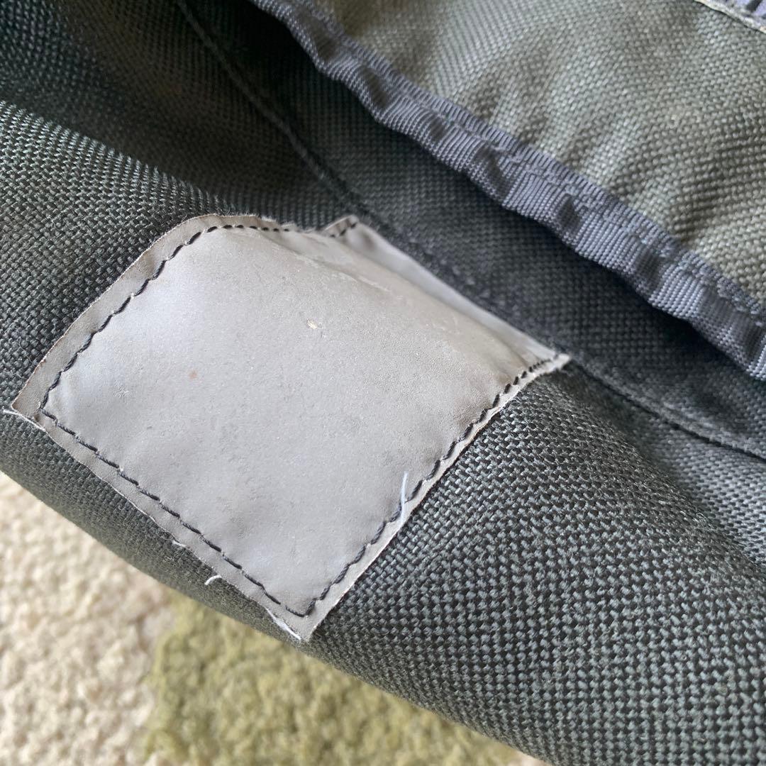 Under The Weather メッセンジャーバッグ　防水ポーチ付