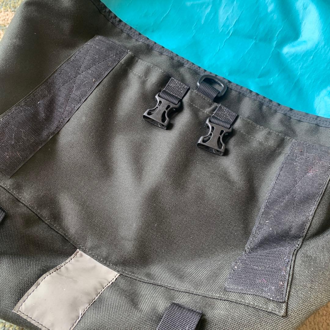 Under The Weather メッセンジャーバッグ　防水ポーチ付