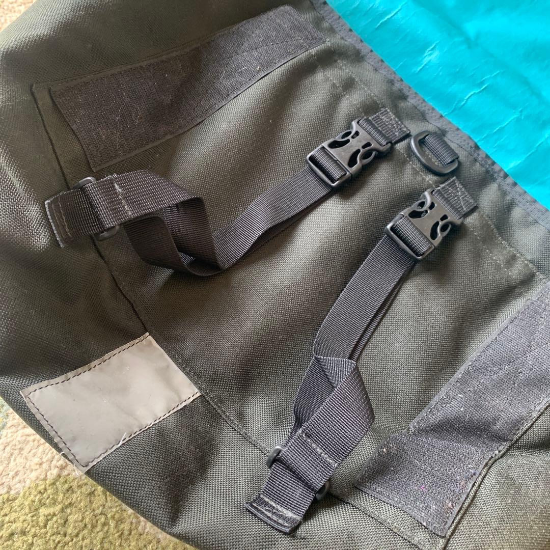 Under The Weather メッセンジャーバッグ　防水ポーチ付