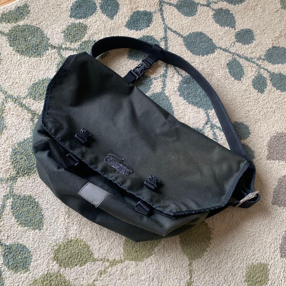 Under The Weather メッセンジャーバッグ　防水ポーチ付