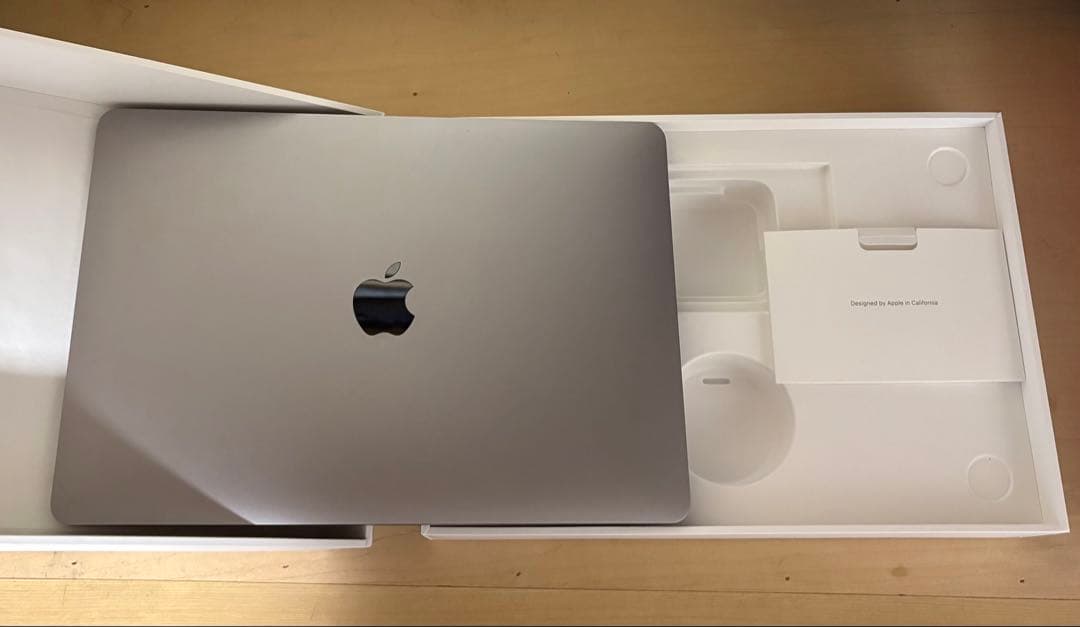 Apple MacBook Air スペースグレー 本体　初期化済