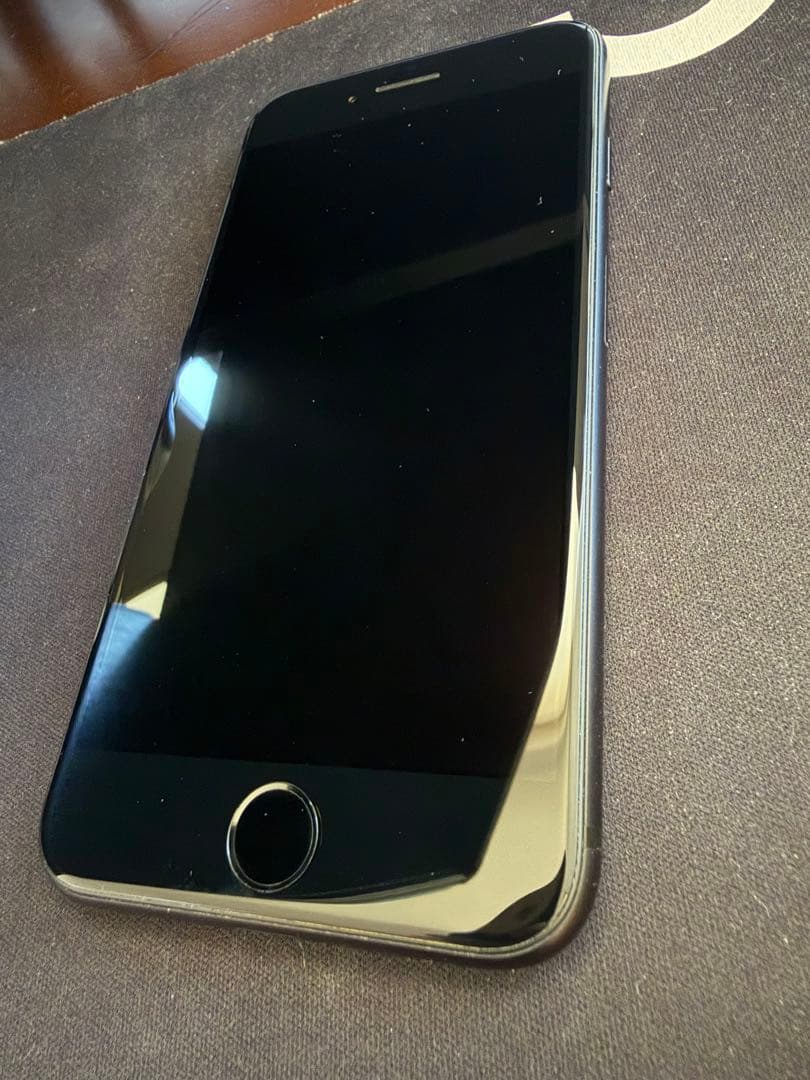 Apple iPhone SE （第2世代）ブラック 本体