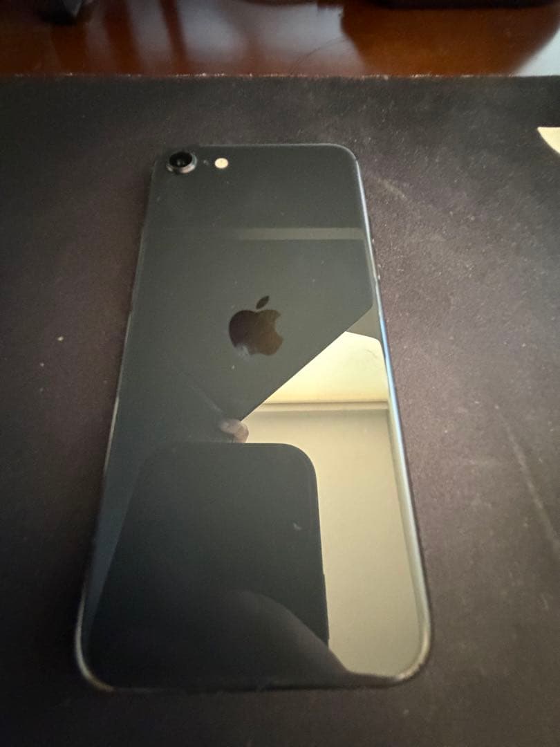 Apple iPhone SE （第2世代）ブラック 本体