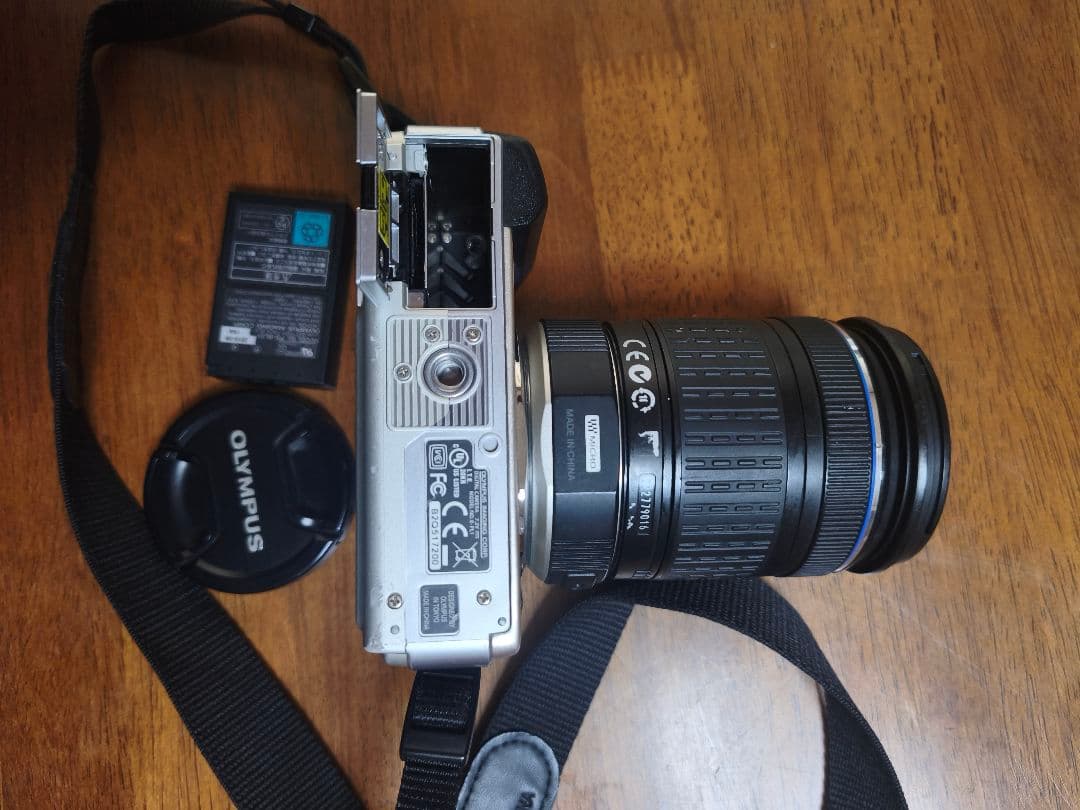 Olympus カメラ 40-150mmレンズ付き