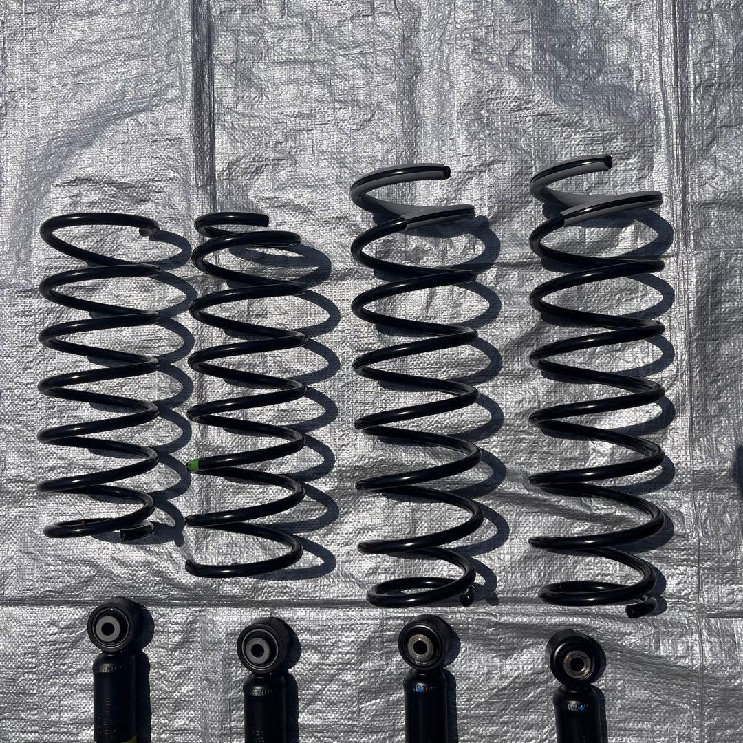 【新車外し】純正サスペンションキット　ジムニー