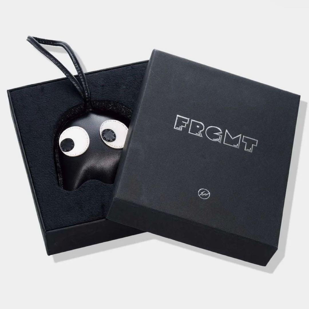 小物 PAC-MAN GHOST FRGMT LEATHER BAG CHARM