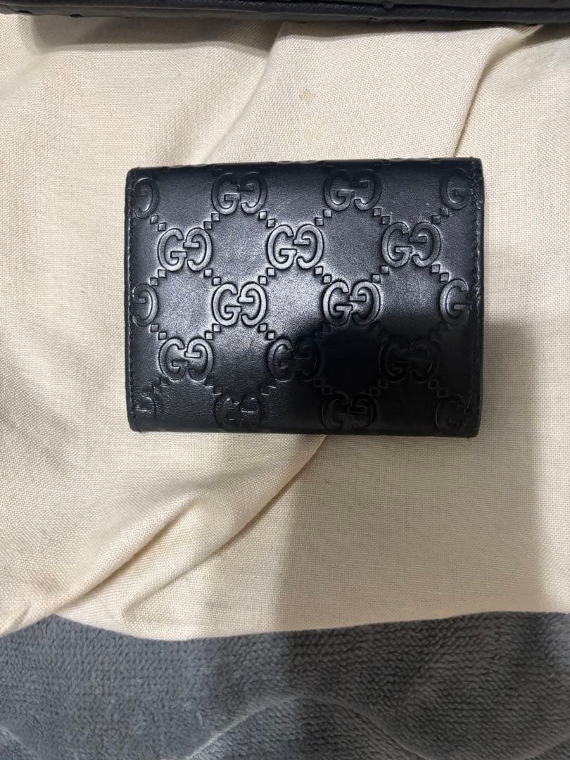 し*ん様 Gucci シマ　ブラックレザー 名刺入れ GGパターン