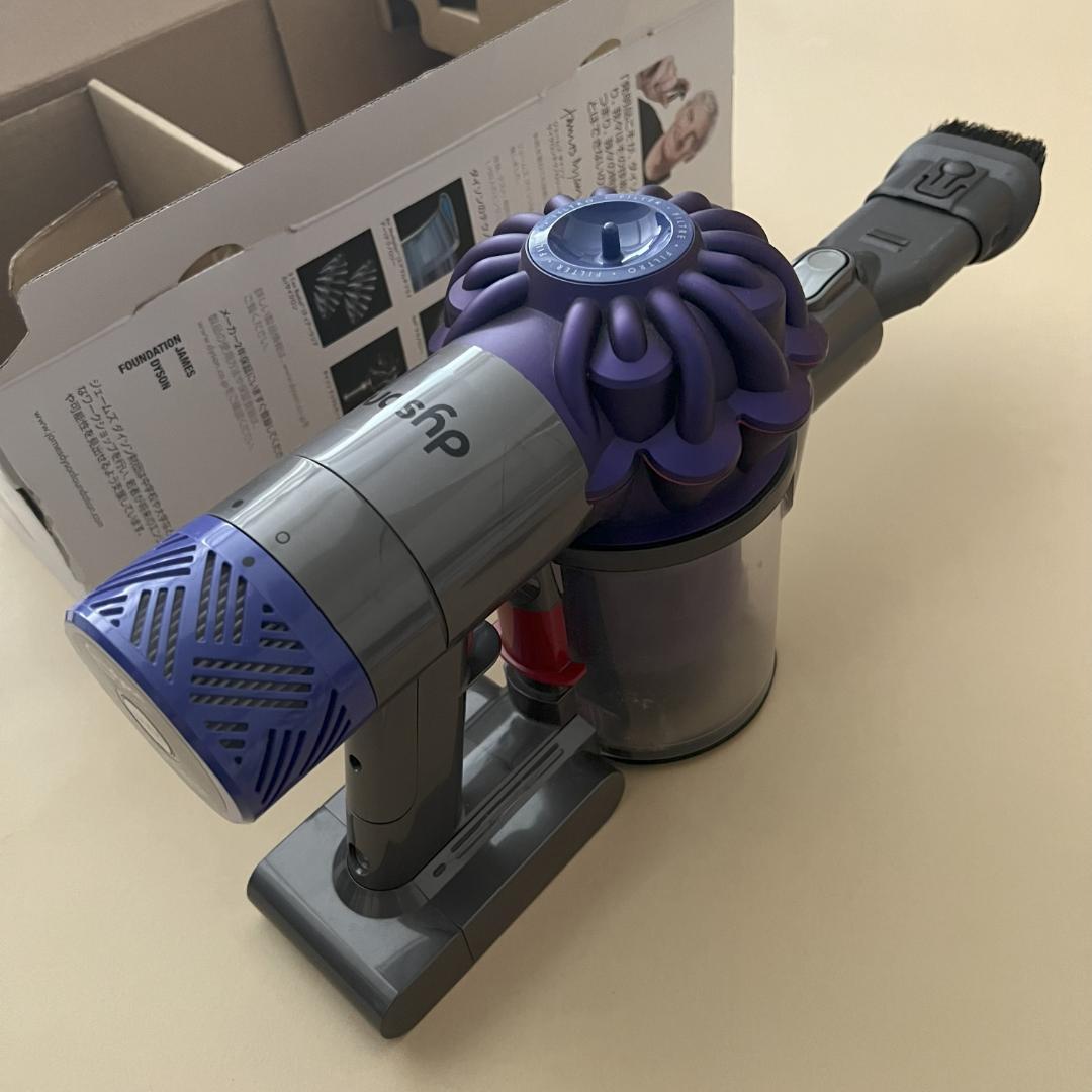 サンディ　新品同様　ダイソンV6 ハンディタイプ　掃除機　各種付属品付