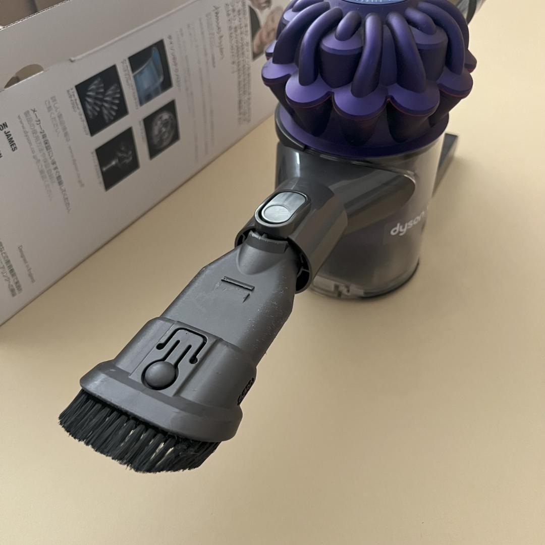 サンディ　新品同様　ダイソンV6 ハンディタイプ　掃除機　各種付属品付