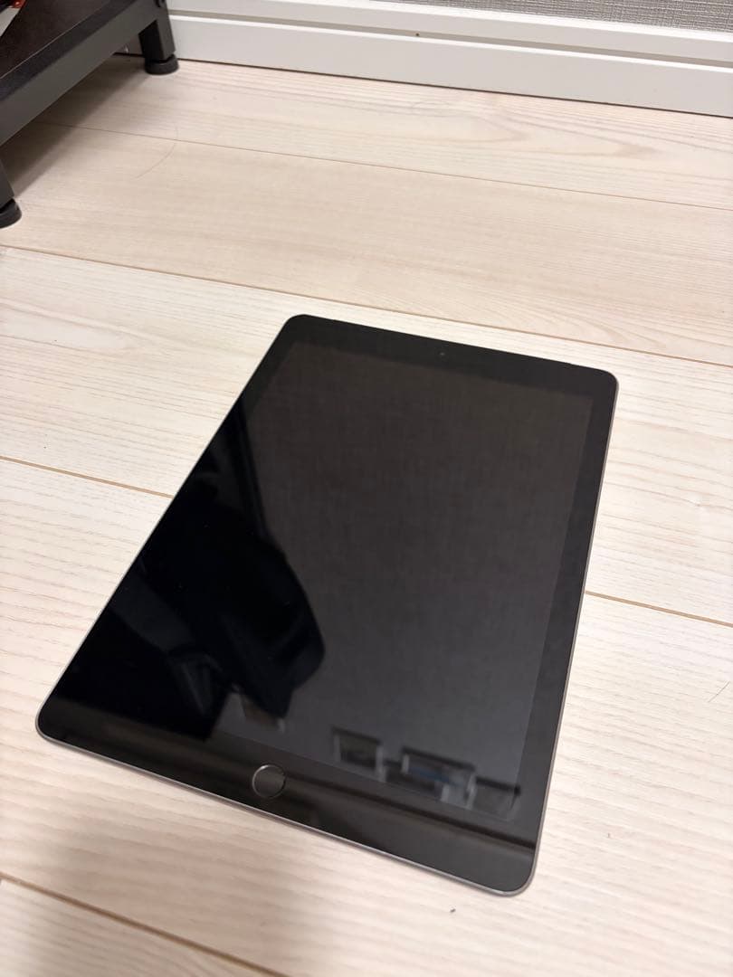 【美品】Apple iPad 第6世代 32GBスペースグレー