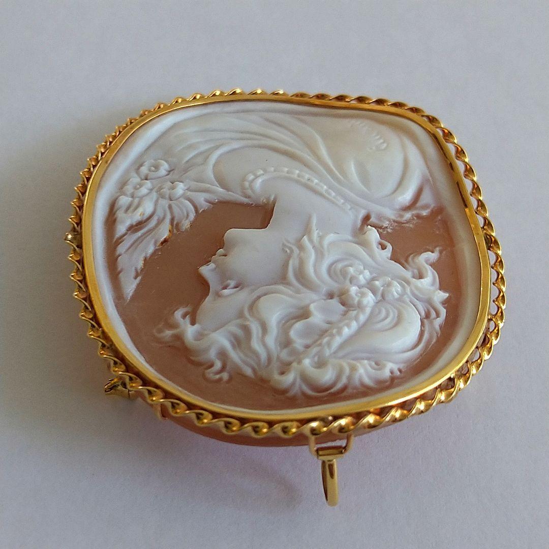 チョコレート✤作家ものシェルカメオ✤18K『小花に包まれて』2ways