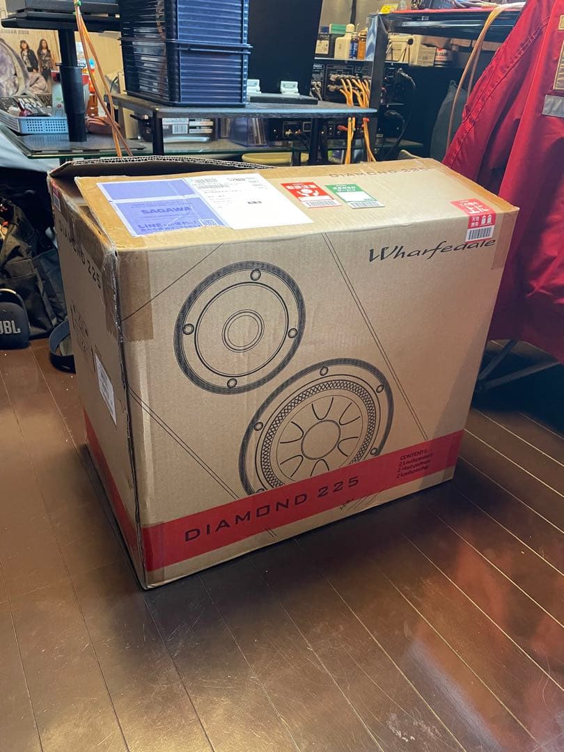 ワーフェデール、ダイヤモンド225スピーカー。「1ヶ月使用、スタンド付属。」