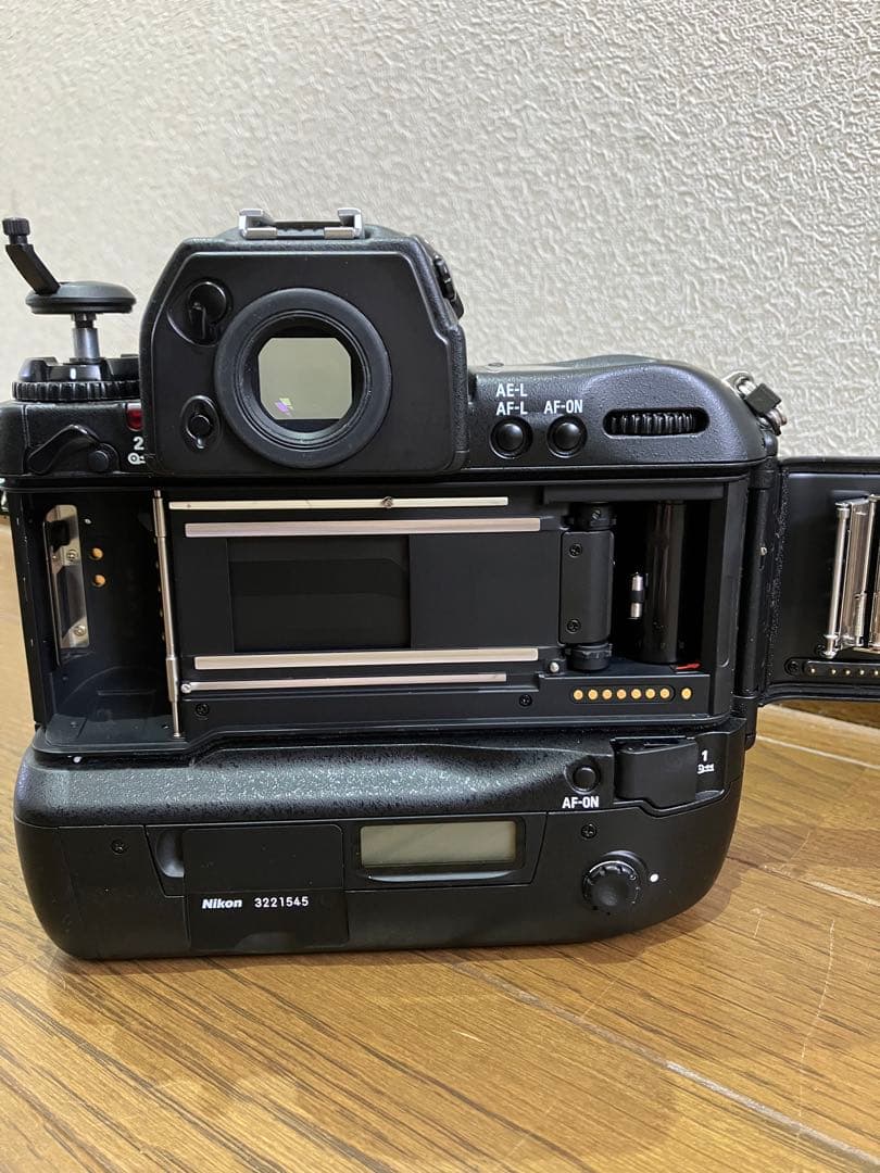 Nikon F5 一眼レフカメラ 35mmフィルム