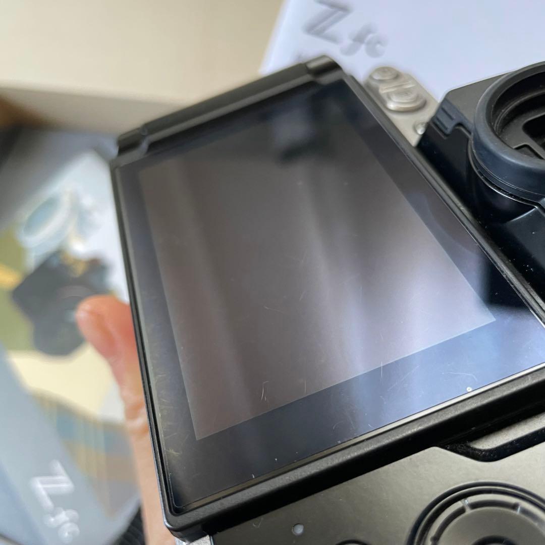 【美品】Nikon Z fc ミラーレス一眼 レンズ付き(レンズカバー付