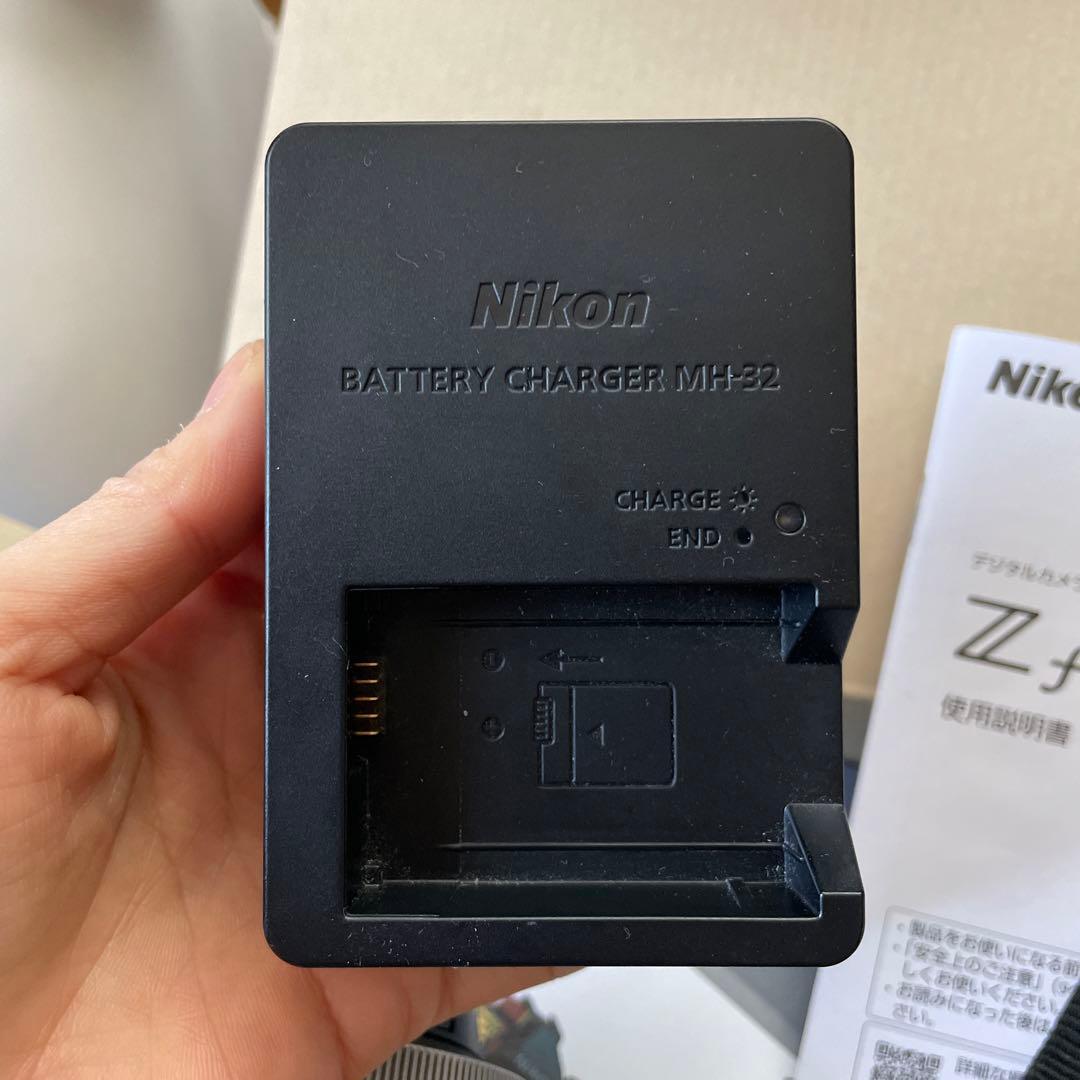 【美品】Nikon Z fc ミラーレス一眼 レンズ付き(レンズカバー付