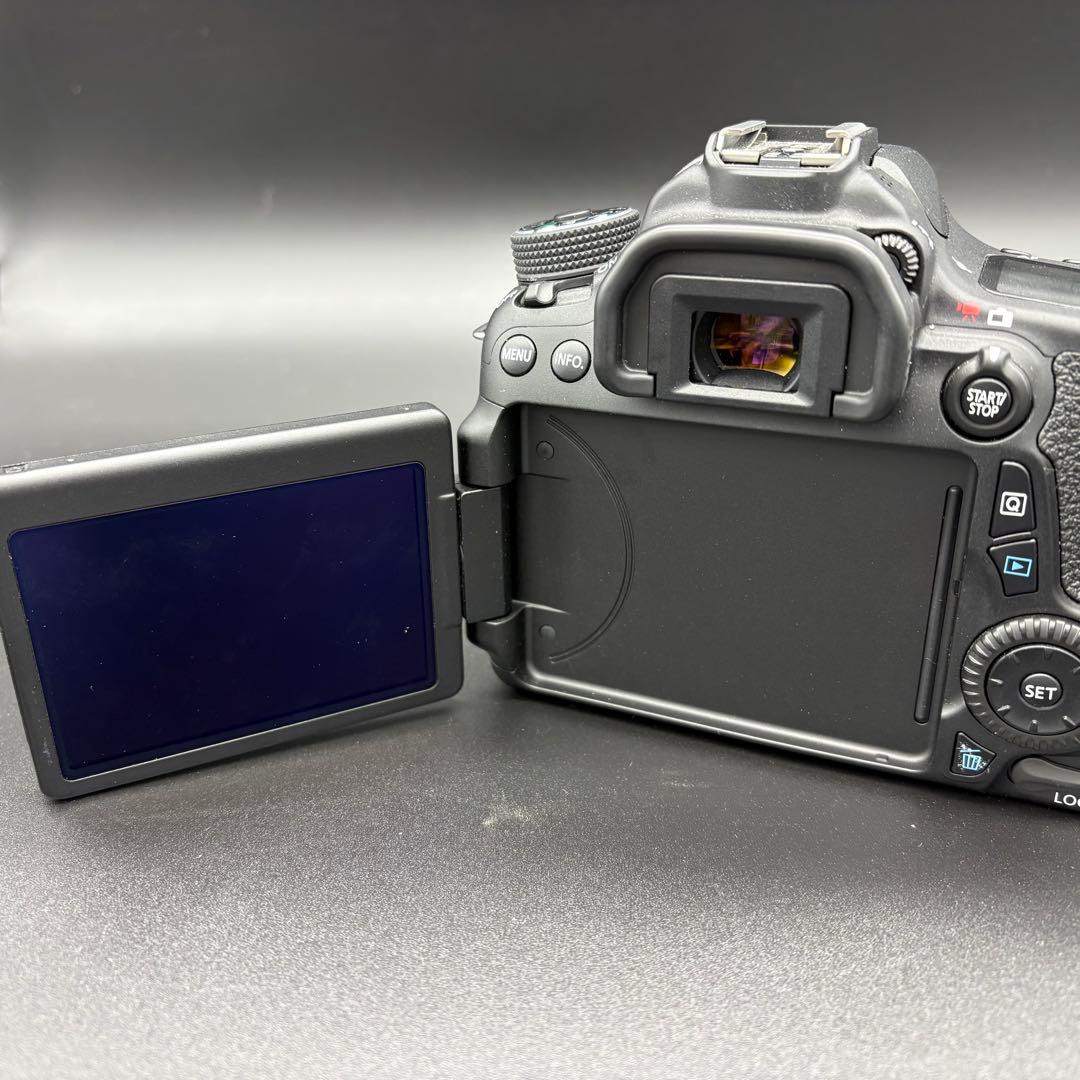 Canon EOS 70D デジタル一眼レフカメラ キャノン Camera