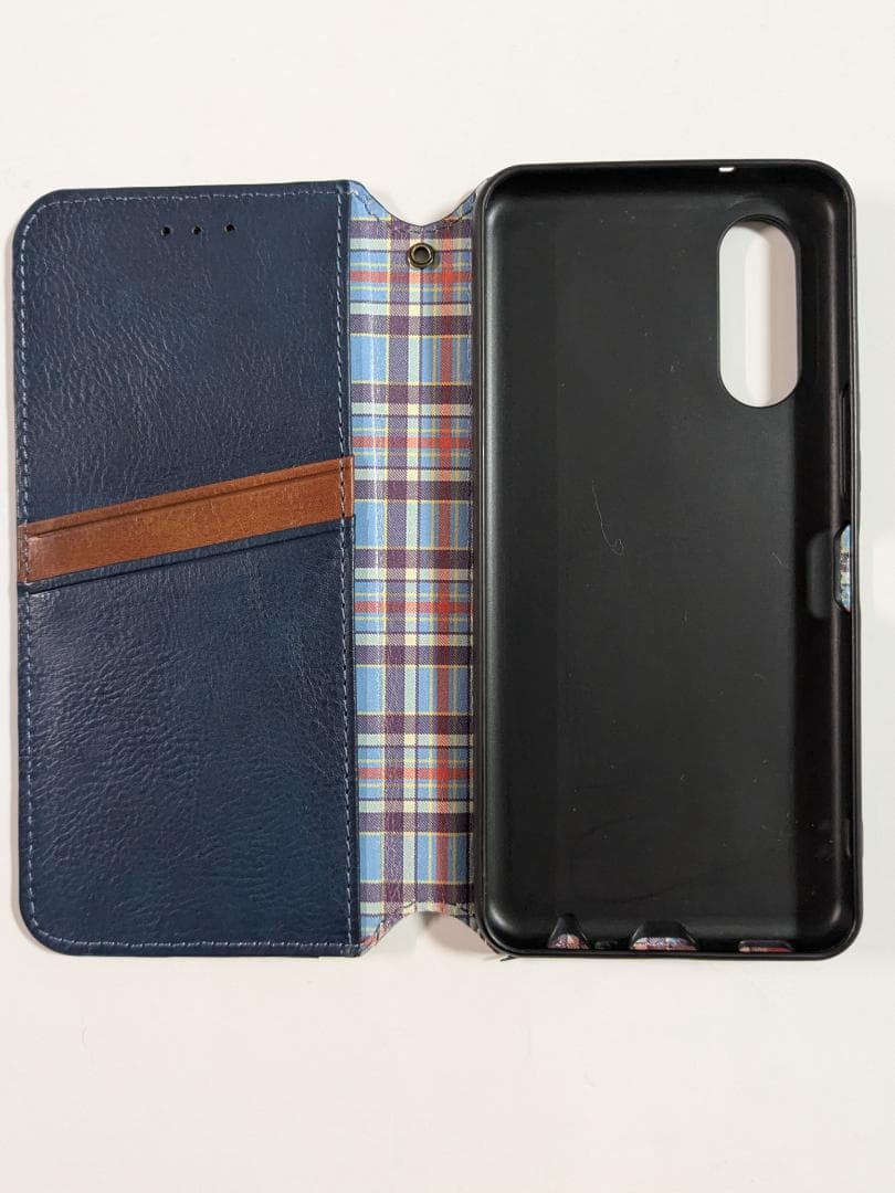 【美品／使用期間:1年】FCNT arrows We2 F-52E スマホ