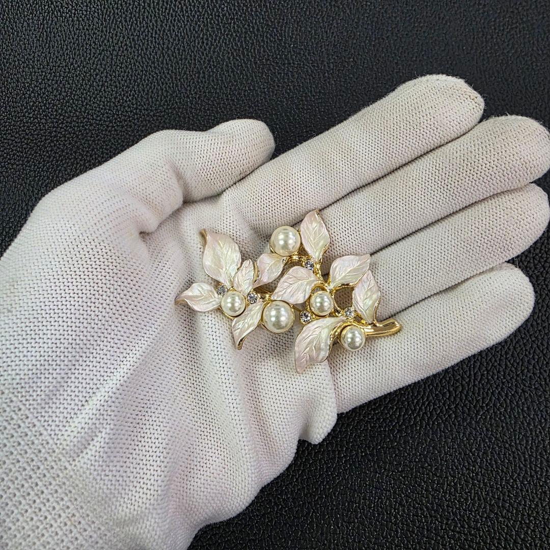 ヴァンドームブティック パール ラインストーン リーフ ブローチ ゴールド