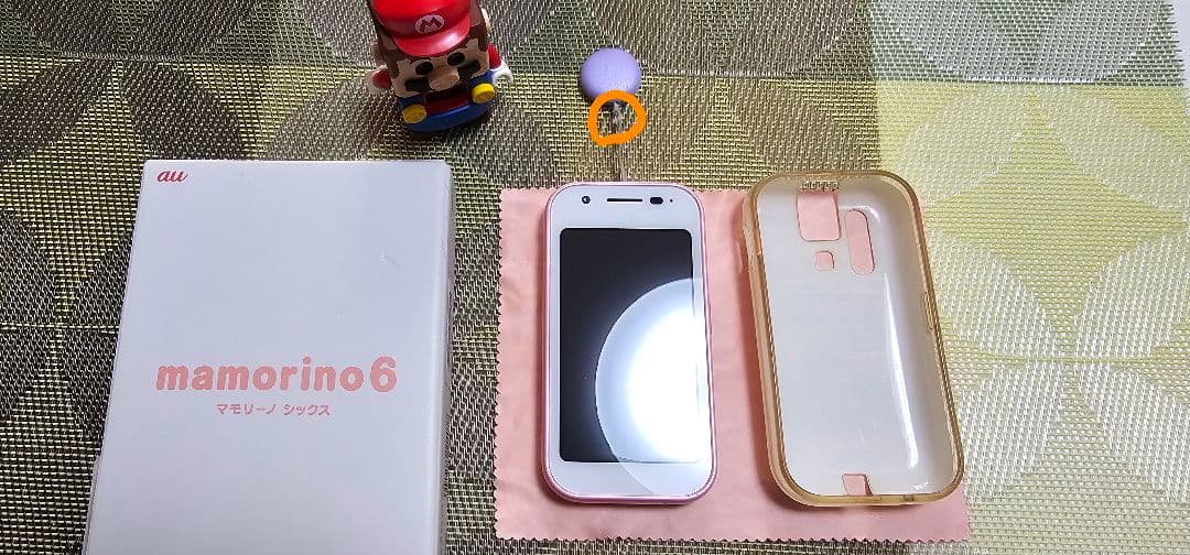 のキッズ向け携帯電話 mamorino6 マモリーノ6 ピーチピンクです。