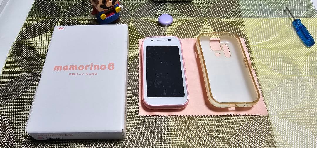 のキッズ向け携帯電話 mamorino6 マモリーノ6 ピーチピンクです。