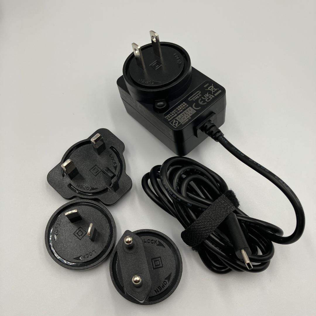 0210-17 美品 ブラックマジックデザイン Micro Converter