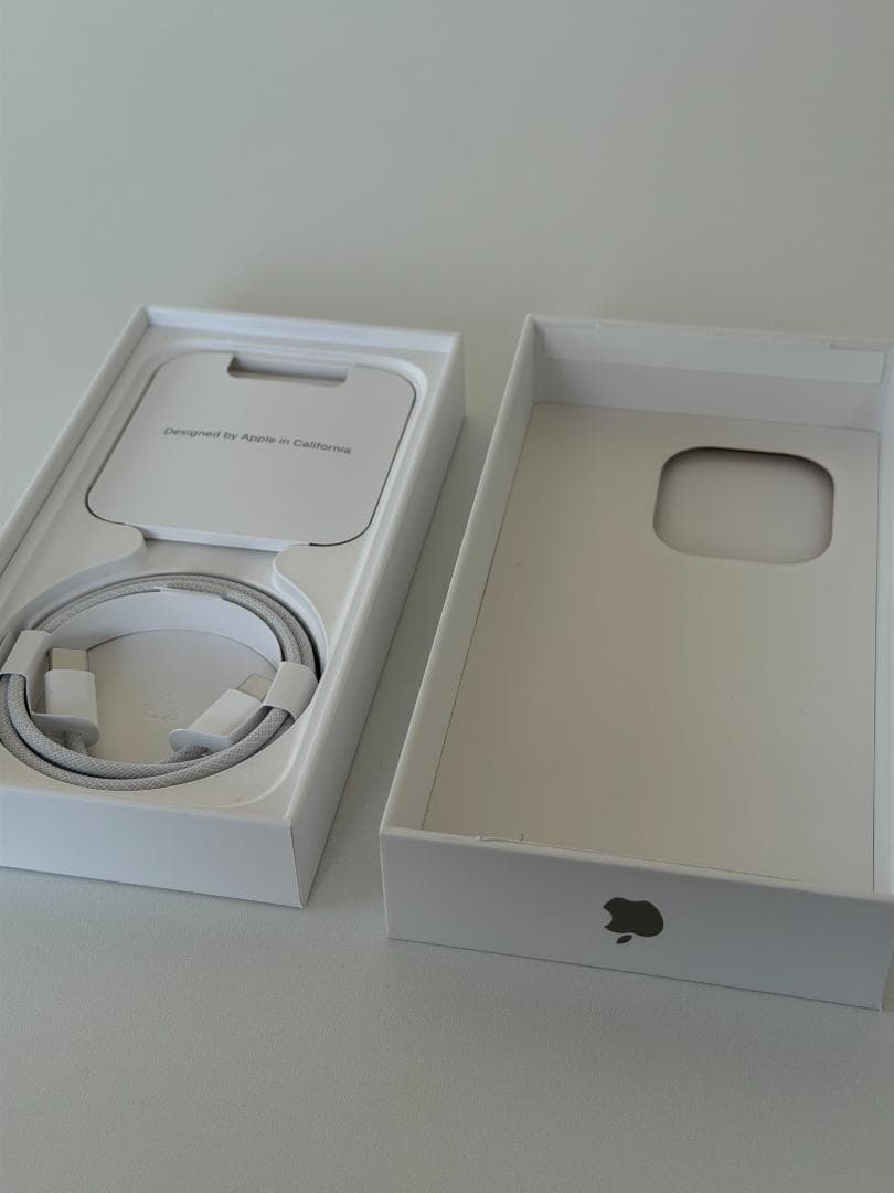 iPhone 15 Pro ナチュラルチタニウム SIMフリー 美品 箱あり