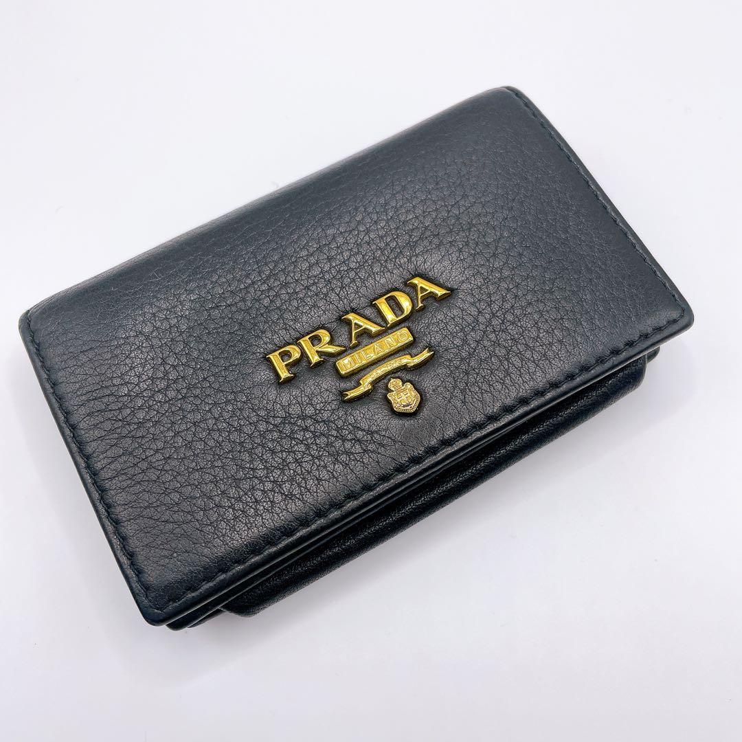 美品 プラダ カードケース 名刺入れ ゴールド金具 レザー メタルロゴ　黒 金