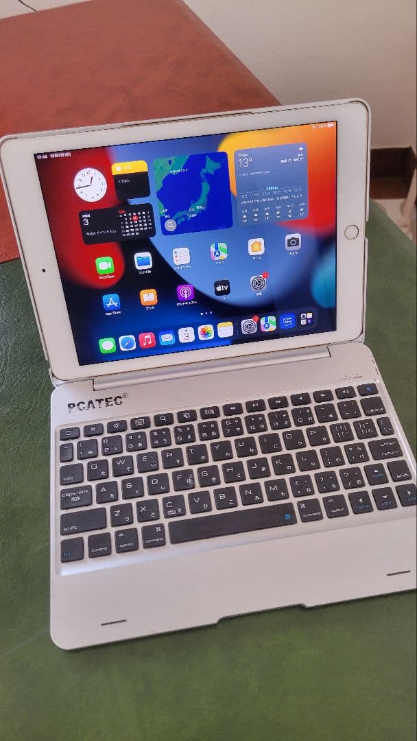 Apple iPad pro 9.7インチ　ゴールド キーボードケース　128G