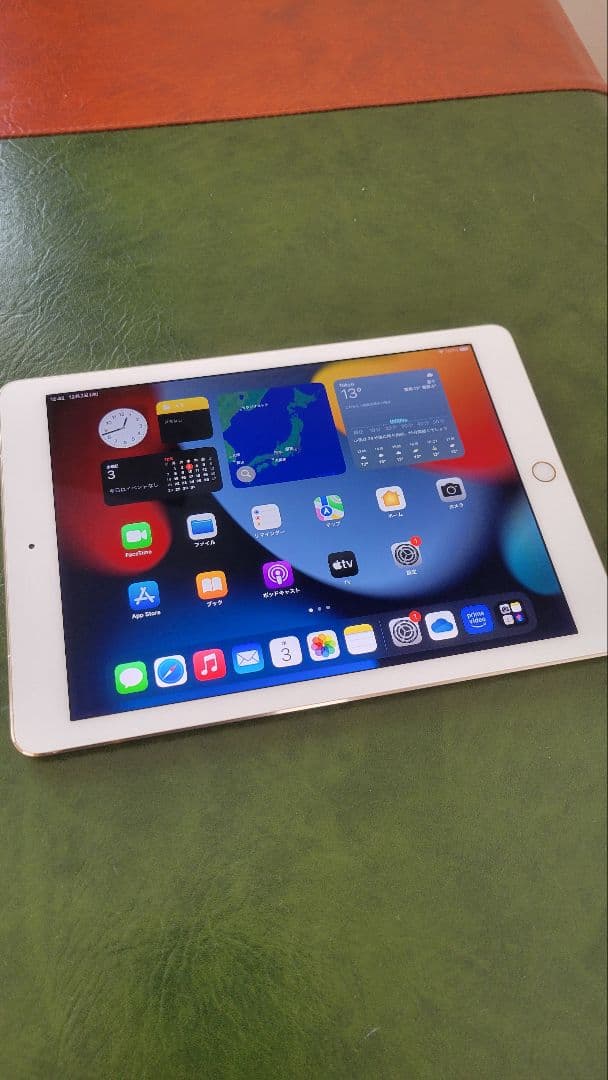 Apple iPad pro 9.7インチ　ゴールド キーボードケース　128G