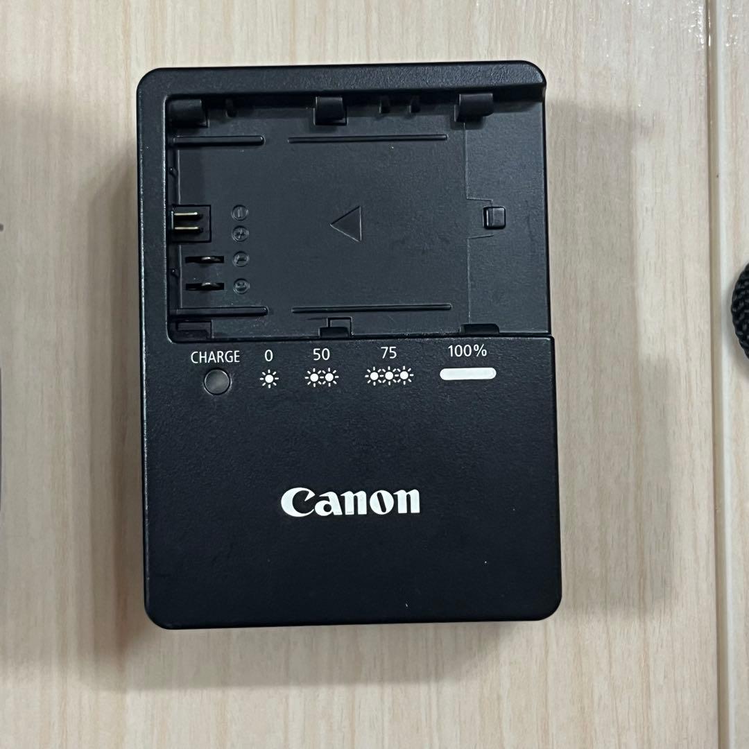 よ*ん様 Canon EOS 80D 一眼レフ レンズ2本 ストロボ カメラセッ