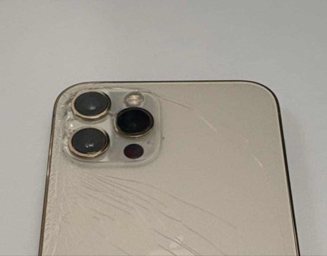 【中古】iPhone12pro 128GB(背面割れあり)